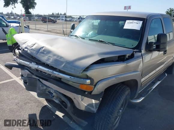 2000 Chevrolet Silverado 2500 LS с VIN 1GCGK29U6YZ109757, выставлен на аукционе IAAI как лот 42097707 с пробегом 162 588 миль миль и . История ставок и продаж доступна на DreamBid. Изображение 6.