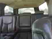 2004 Chevrolet Suburban LT z VIN 1GNFK16Z94J156657, wystawiony jako Copart lot #74087664 z przebiegiem 267 416 mil mil oraz Szkoda całkowita • Salvage title. Historia ofert i sprzedaży dostępna na DreamBid. Obrazek 10.