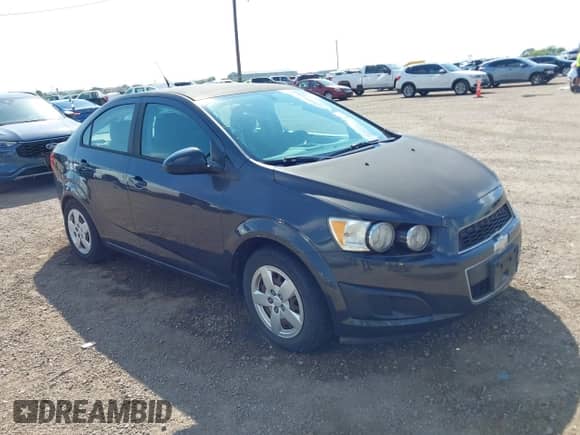 2014 Chevrolet Sonic LS с VIN 1G1JA5SH9E4169623, выставлен на аукционе IAAI как лот 43401298 с пробегом 107 065 миль миль и . История ставок и продаж доступна на DreamBid. Изображение 1.