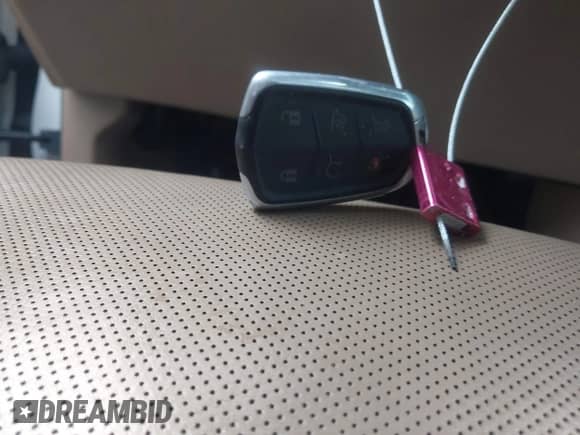 2018 Cadillac Escalade ESV Platinum с VIN 1GYS4KKJ1JR221239, выставлен на аукционе IAAI как лот 41968181 с пробегом 179 749 миль миль и . История ставок и продаж доступна на DreamBid. Изображение 11.