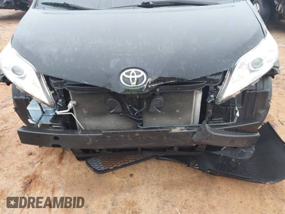 2012 Toyota Sienna XLE with VIN 5TDDK3DC3CS030466, listed as a IAAI auction lot 41914368 with 174,512 mi miles and . Bid and sale history available at DreamBid. Image 6.