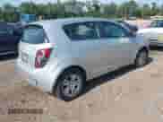 2012 Chevrolet Sonic LS с VIN 1G1JA6SH6C4228338, выставлен на аукционе IAAI как лот 42861323 с пробегом Не указан миль и . История ставок и продаж доступна на DreamBid. Изображение 4.