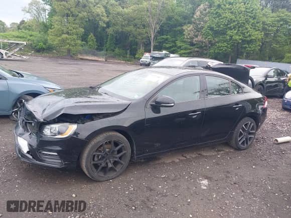 2017 Volvo S60 Dynamic с VIN YV126MFL3H2437131, выставлен на аукционе IAAI как лот 42237442 с пробегом 57 864 миль миль и . История ставок и продаж доступна на DreamBid. Изображение 14.