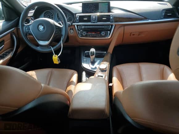 2015 BMW 4 Series 428i z VIN WBA3V7C57FP772880, wystawiony jako Copart lot #62740295 z przebiegiem 107 673 mil mil oraz Szkoda całkowita • Salvage title. Historia ofert i sprzedaży dostępna na DreamBid. Obrazek 8.