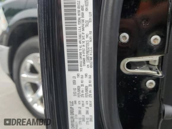 2014 Ram 1500 Laramie z VIN 1C6RR7VM8ES272915, wystawiony jako Copart lot #63770515 z przebiegiem 213 272 mil mil oraz Czysty tytuł • Clean title. Historia ofert i sprzedaży dostępna na DreamBid. Obrazek 12.