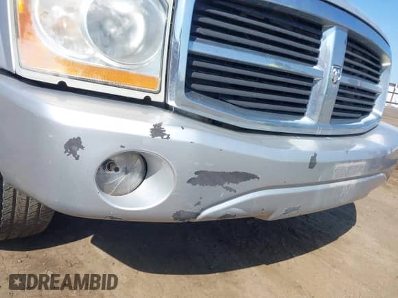 2005 Dodge Durango SLT z VIN 1D4HB48N25F577754, wystawiony jako IAAI lot #42093002 z przebiegiem 249 607 mil mil oraz . Historia ofert i sprzedaży dostępna na DreamBid. Obrazek 12.