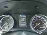 2019 Toyota Camry SE z VIN 4T1B11HK3KU216191, wystawiony jako IAAI lot #43346776 z przebiegiem 105 440 mil mil oraz . Historia ofert i sprzedaży dostępna na DreamBid. Obrazek 7.