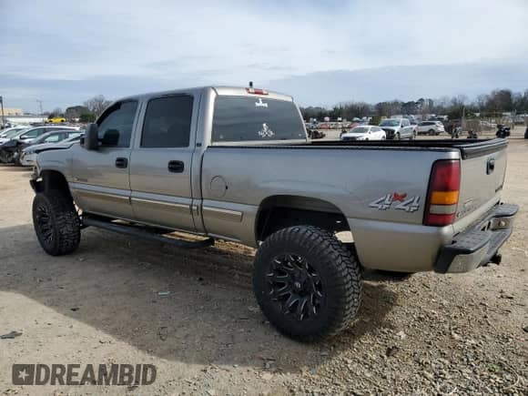 2001 Chevrolet Silverado 1500HD LS с VIN 1GCGK13U71F170657, выставлен на аукционе Copart как лот 45054255 с пробегом Не указан миль и Списание • Salvage title. История ставок и продаж доступна на DreamBid. Изображение 2.