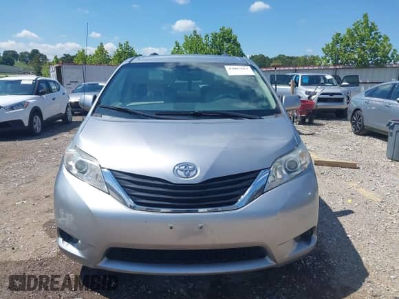 2013 Toyota Sienna LE AAS with VIN 5TDKK3DC3DS290293, listed as a IAAI auction lot 43087663 with 225,114 mi miles and . Bid and sale history available at DreamBid. Image 13.