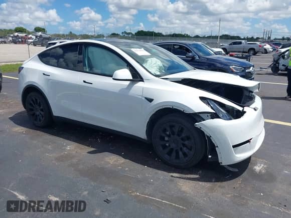2024 Tesla Model Y с VIN 7SAYGDED3RF019239, выставлен на аукционе IAAI как лот 42978849 с пробегом 14 551 миль миль и . История ставок и продаж доступна на DreamBid. Изображение 1.