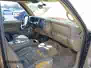 1997 Chevrolet Tahoe z VIN 1GNEC13RXVJ305186, wystawiony jako IAAI lot #41687258 z przebiegiem 247 634 mil mil oraz . Historia ofert i sprzedaży dostępna na DreamBid. Obrazek 5.