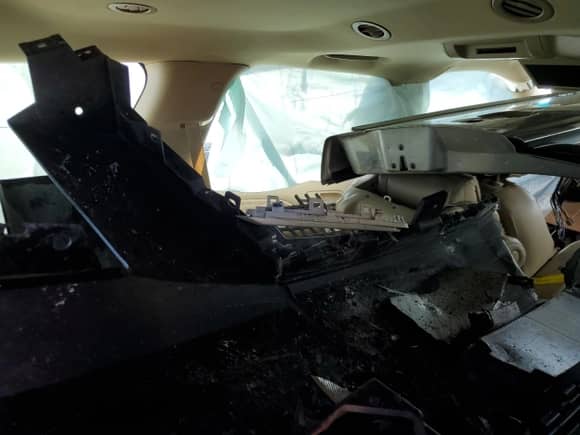 2013 Cadillac Escalade Premium z VIN 1GYS4CEF5DR103471, wystawiony jako Copart lot #49839665 z przebiegiem Nie podano mil oraz Szkoda całkowita • Salvage title. Historia ofert i sprzedaży dostępna na DreamBid. Obrazek 11.