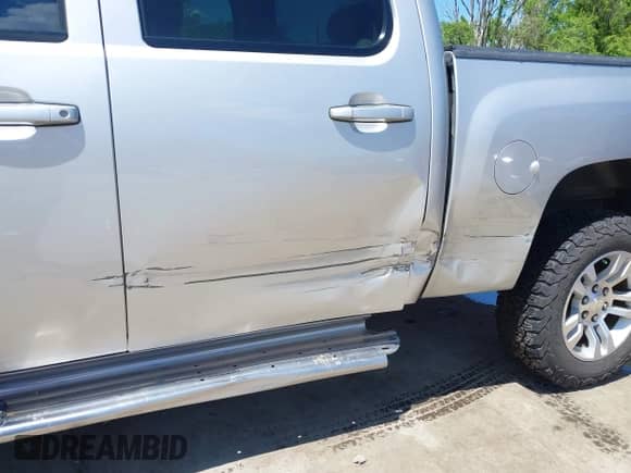 2011 Chevrolet Silverado 1500 LTZ with VIN 3GCUKTE20BG200883, listed as a IAAI auction lot 42139600 with 113,105 mi miles and . Bid and sale history available at DreamBid. Image 6.