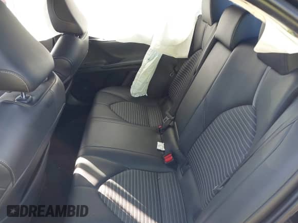 2021 Toyota Camry SE Nightshade z VIN 4T1G11AKXMU405598, wystawiony jako IAAI lot #43286695 z przebiegiem 59 916 mil mil oraz . Historia ofert i sprzedaży dostępna na DreamBid. Obrazek 8.