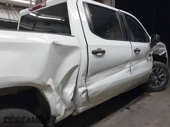 2023 Chevrolet Silverado 1500 Work Truck z VIN 3GCPDAEK1PG342517, wystawiony jako IAAI lot #43400581 z przebiegiem 20 361 mil mil oraz . Historia ofert i sprzedaży dostępna na DreamBid. Obrazek 6.