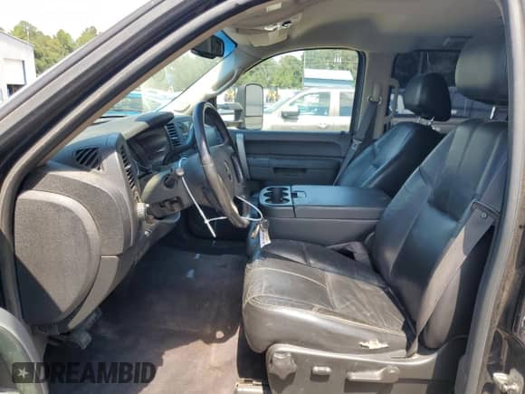 2011 Chevrolet Silverado 2500HD LT с VIN 1GC1KXC8XBF101250, выставлен на аукционе Copart как лот 71285445 с пробегом 222 062 миль миль и Списание • Salvage title. История ставок и продаж доступна на DreamBid. Изображение 7.