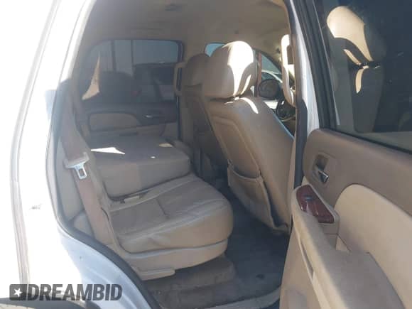 2009 Chevrolet Tahoe 1LT z VIN 1GNEC233X9R303463, wystawiony jako IAAI lot #41277814 z przebiegiem 217 701 mil mil oraz . Historia ofert i sprzedaży dostępna na DreamBid. Obrazek 8.