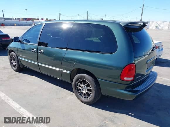 2000 Dodge Caravan SE with VIN 2B4GP44R3YR623136, listed as a IAAI auction lot 43171856 with 286,230 mi miles and . Bid and sale history available at DreamBid. Image 3.