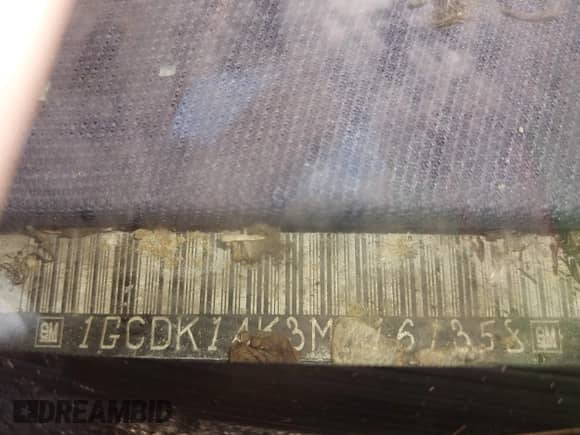 1991 Chevrolet Silverado 1500 z VIN 1GCDK14K3MZ161358, wystawiony jako IAAI lot #43497856 z przebiegiem 143 100 mil mil oraz . Historia ofert i sprzedaży dostępna na DreamBid. Obrazek 9.