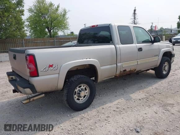 2004 Chevrolet Silverado 2500HD LS with VIN 1GCHK29U24E178578, listed as a IAAI auction lot 42409448 with 323,221 mi miles and . Bid and sale history available at DreamBid. Image 4.