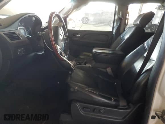 2009 Cadillac Escalade с VIN 1GYFK13239R249984, выставлен на аукционе Copart как лот 82514104 с пробегом 189 701 миль миль и Списание • Salvage title. История ставок и продаж доступна на DreamBid. Изображение 7.