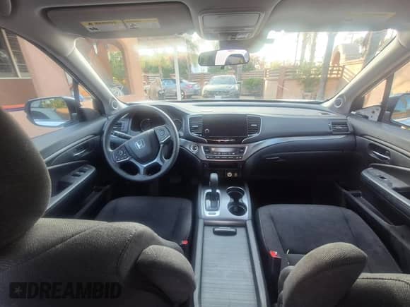 2020 Honda Pilot EX z VIN 5FNYF5H35LB018190, wystawiony jako IAAI lot #42742588 z przebiegiem 30 232 mil mil oraz . Historia ofert i sprzedaży dostępna na DreamBid. Obrazek 4.