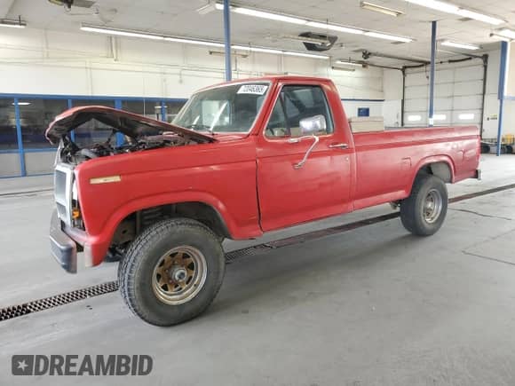 1983 Ford F-150 z VIN 1FTEF14Y3DRA22327, wystawiony jako Copart lot #72046365 z przebiegiem 53 476 mil mil oraz Szkoda całkowita • Salvage title. Historia ofert i sprzedaży dostępna na DreamBid. Obrazek 1.