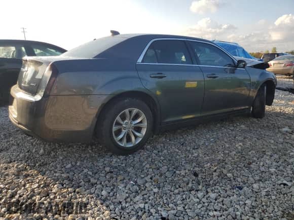 2015 Chrysler 300 Limited with VIN 2C3CCAAG6FH735922, listed as a Copart auction lot 83779145 with Not provided miles and Clean title. Bid and sale history available at DreamBid. Image 3.