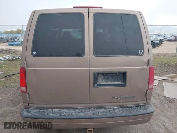 1997 Chevrolet Astro с VIN 1GNDM19W7VB232813, выставлен на аукционе IAAI как лот 42046310 с пробегом Не указан миль и . История ставок и продаж доступна на DreamBid. Изображение 16.