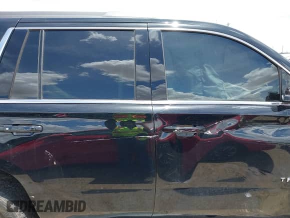 2019 Chevrolet Tahoe LT with VIN 1GNSCBKC5KR327874, listed as a IAAI auction lot 42565643 with 79,213 mi miles and . Bid and sale history available at DreamBid. Image 14.