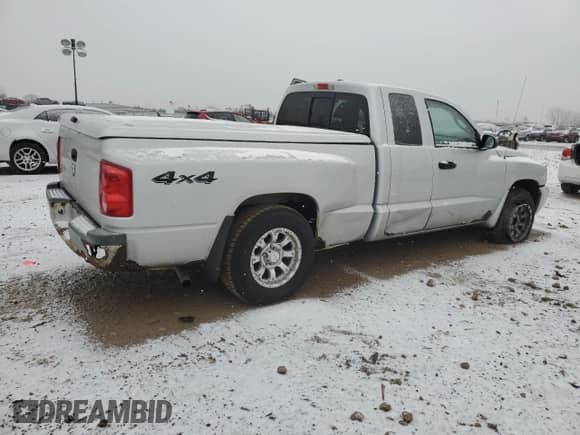 2007 Dodge Dakota SLT with VIN 1D7HW42K67S137763, listed as a Copart auction lot 44906855 with 109,735 mi miles and Salvage title. Bid and sale history available at DreamBid. Image 3.