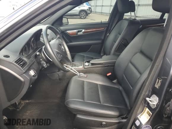 2010 Mercedes-Benz C 300 Sport с VIN WDDGF8BB6AR129633, выставлен на аукционе Copart как лот 89540405 с пробегом 143 619 миль миль и Списание • Salvage title. История ставок и продаж доступна на DreamBid. Изображение 7.