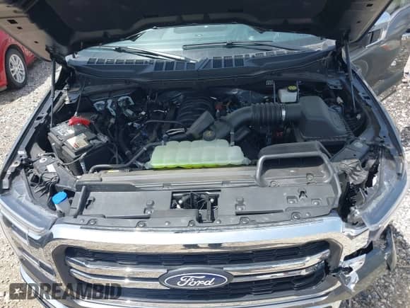 2024 Ford F-150 Lariat z VIN 1FTFW5L57RFB58262, wystawiony jako IAAI lot #42255702 z przebiegiem 4 763 mil mil oraz . Historia ofert i sprzedaży dostępna na DreamBid. Obrazek 10.