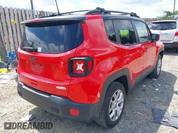 2018 Jeep Renegade Latitude with VIN ZACCJBBB3JPH88983, listed as a IAAI auction lot 42787716 with 126,451 mi miles and . Bid and sale history available at DreamBid. Image 4.