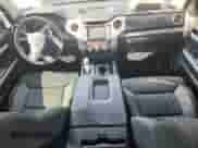 2019 Toyota Tundra SR с VIN 5TFRM5F12KX143986, выставлен на аукционе Copart как лот 69851445 с пробегом 142 082 миль миль и Списание • Salvage title. История ставок и продаж доступна на DreamBid. Изображение 8.