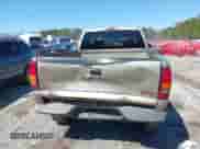 2003 GMC Sierra 1500 SLT z VIN 1GTEK19TX3E107129, wystawiony jako IAAI lot #41747356 z przebiegiem 267 536 mil mil oraz . Historia ofert i sprzedaży dostępna na DreamBid. Obrazek 17.