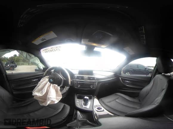 2015 BMW 3 Series 328i xDrive с VIN WBA3B3G56FNR88503, выставлен на аукционе IAAI как лот 43420238 с пробегом 76 193 миль миль и . История ставок и продаж доступна на DreamBid. Изображение 18.