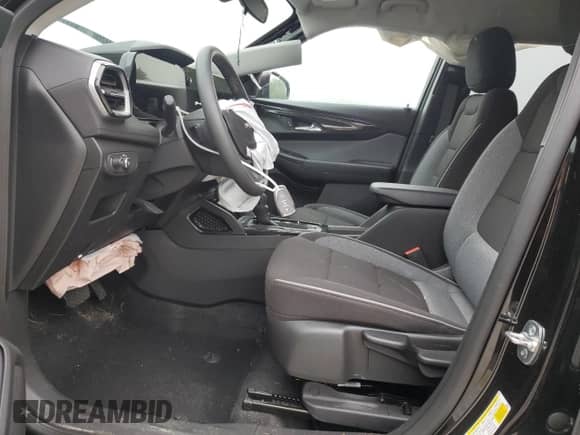 2025 Chevrolet TrailBlazer LS с VIN KL79MMSPXSB042595, выставлен на аукционе Copart как лот 64003955 с пробегом 2 906 миль миль и Списание • Salvage title. История ставок и продаж доступна на DreamBid. Изображение 7.