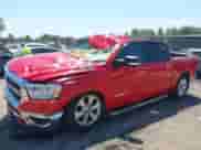 2019 Ram 1500 Big Horn z VIN 1C6SRFFT3KN863682, wystawiony jako IAAI lot #42588044 z przebiegiem 63 551 mil mil oraz . Historia ofert i sprzedaży dostępna na DreamBid. Obrazek 2.