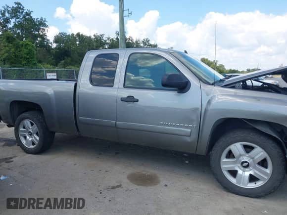 2007 Chevrolet Silverado 1500 LTZ with VIN 1GCEC19037Z591985, listed as a IAAI auction lot 43320583 with 273,703 mi miles and . Bid and sale history available at DreamBid. Image 13.