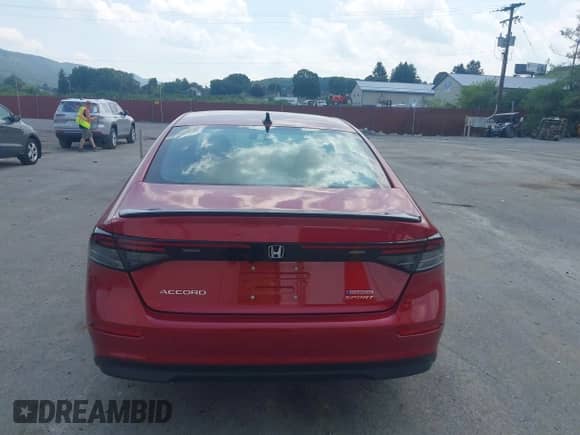 2024 Honda Accord Sport z VIN 1HGCY2F51RA054467, wystawiony jako IAAI lot #42837061 z przebiegiem 12 874 mil mil oraz . Historia ofert i sprzedaży dostępna na DreamBid. Obrazek 16.