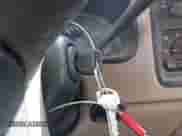 2001 Chevrolet Silverado 1500HD LS z VIN 1GCGC13U61F172302, wystawiony jako IAAI lot #41764662 z przebiegiem 218 807 mil mil oraz . Historia ofert i sprzedaży dostępna na DreamBid. Obrazek 11.