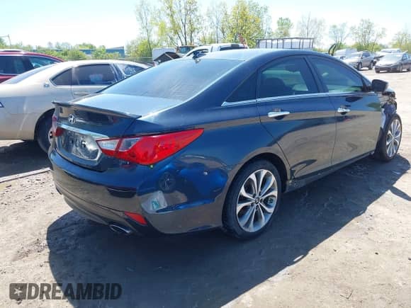 2014 Hyundai Sonata Limited с VIN 5NPEC4AC1EH884912, выставлен на аукционе IAAI как лот 42206212 с пробегом 110 639 миль миль и . История ставок и продаж доступна на DreamBid. Изображение 4.