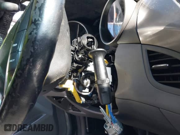 2013 Hyundai Elantra GLS z VIN KMHDH4AE7DU933674, wystawiony jako IAAI lot #41552065 z przebiegiem 129 619 mil mil oraz . Historia ofert i sprzedaży dostępna na DreamBid. Obrazek 12.