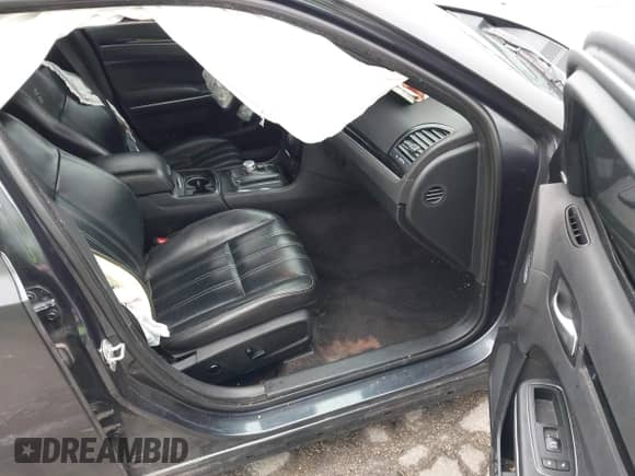 2018 Chrysler 300 S z VIN 2C3CCAGG9JH149523, wystawiony jako IAAI lot #42318225 z przebiegiem 112 614 mil mil oraz . Historia ofert i sprzedaży dostępna na DreamBid. Obrazek 5.