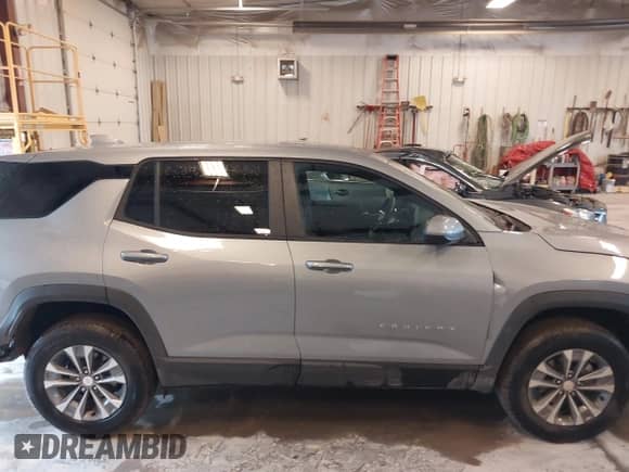 2025 Chevrolet Equinox FWD LT с VIN 3GNAXHEG1SL294851, выставлен на аукционе IAAI как лот 43031352 с пробегом 2 608 миль миль и . История ставок и продаж доступна на DreamBid. Изображение 13.