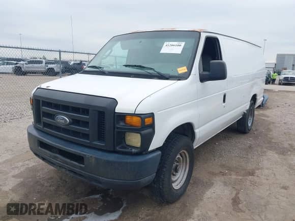 2008 Ford Econoline Cargo Commercial z VIN 1FTNS24L68DA24209, wystawiony jako IAAI lot #41206100 z przebiegiem 211 288 mil mil oraz . Historia ofert i sprzedaży dostępna na DreamBid. Obrazek 2.
