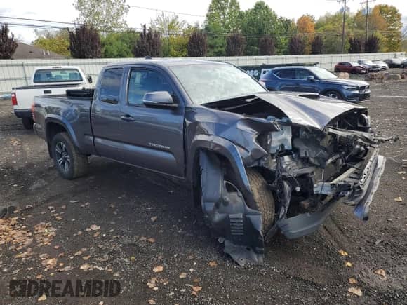 2017 Toyota Tacoma SR5 с VIN 5TFSZ5AN2HX067594, выставлен на аукционе Copart как лот 85170305 с пробегом 132 108 миль миль и Списание • Salvage title. История ставок и продаж доступна на DreamBid. Изображение 4.