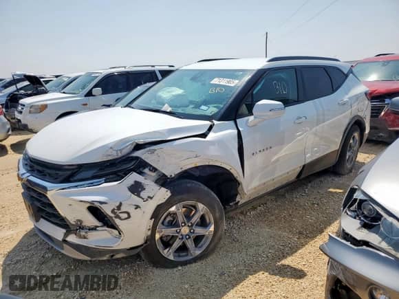 2024 Chevrolet Blazer LT z VIN 3GNKBDR41RS182014, wystawiony jako Copart lot #71311905 z przebiegiem 43 087 mil mil oraz Szkoda całkowita • Salvage title. Historia ofert i sprzedaży dostępna na DreamBid. Obrazek 1.