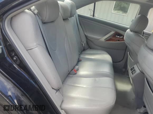 2011 Toyota Camry XLE z VIN 4T1BK3EK5BU625869, wystawiony jako Copart lot #70542465 z przebiegiem 152 425 mil mil oraz Szkoda całkowita • Salvage title. Historia ofert i sprzedaży dostępna na DreamBid. Obrazek 10.